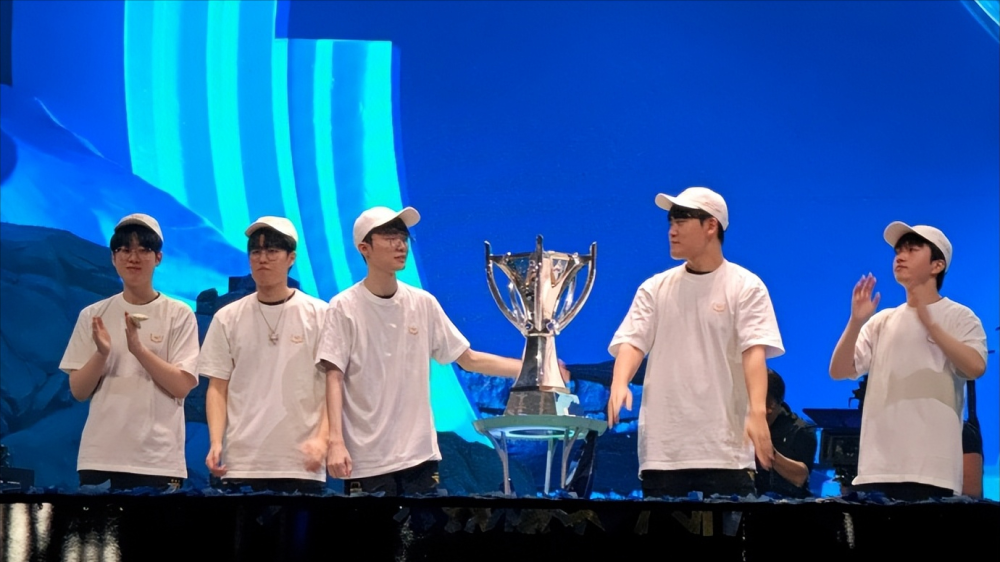 ayx爱游戏在线入口-包含从Scout与70激战德国队分钟到窗口期辽宁本钢调整名单以备国王杯，关键时刻曼联状态回暖——法甲节点到来的词条