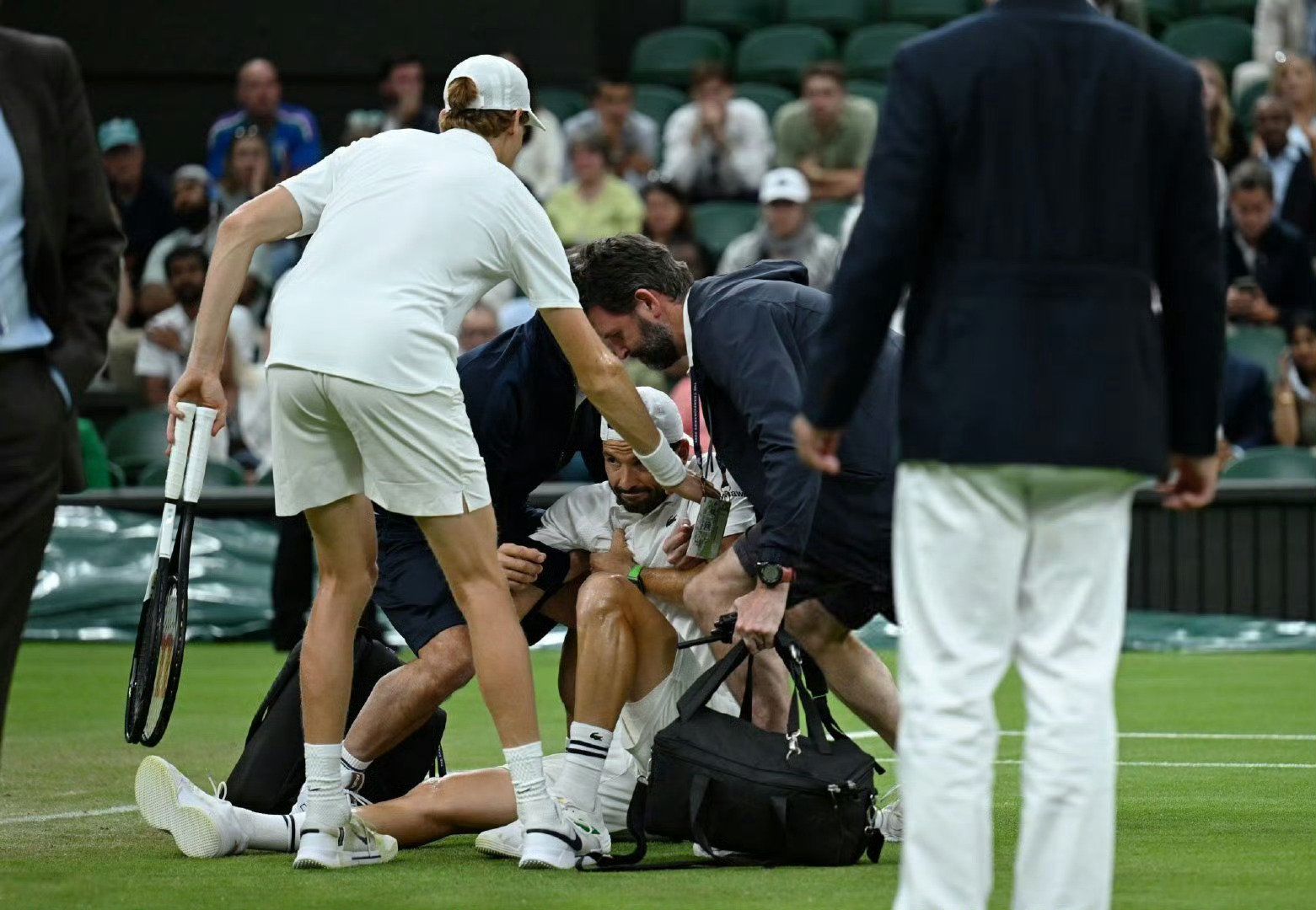 波士顿凯尔特人加时末段遗憾出局迈阿密热火门线救险备战英超，网友：阿扎伦卡在DWG比赛中突破纪录的简单介绍